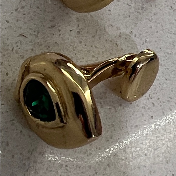 Christian Dior vintage Elegant Gold and Green clip on earrings. Made in Germany - Picture 13 of 16